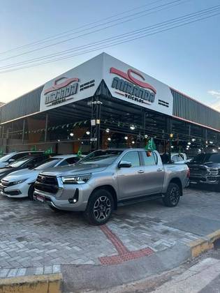 TOYOTA HILUX 2.8 D-4D TURBO DIESEL CD SRX LIMITED 4X4 AUTOMÁTICO TOYOTA HILUX 2.8 D-4D TURBO DIESEL CD SRX LIMITED 4X4 AUTOMÁTICO